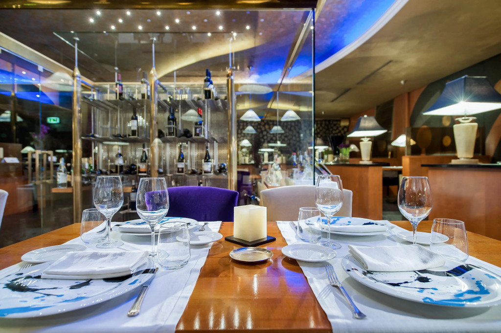 Отель Royal Hotel Carlton