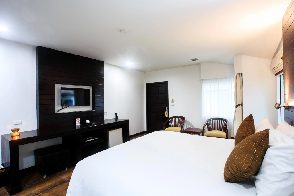 Chaweng Cove Beach Resort