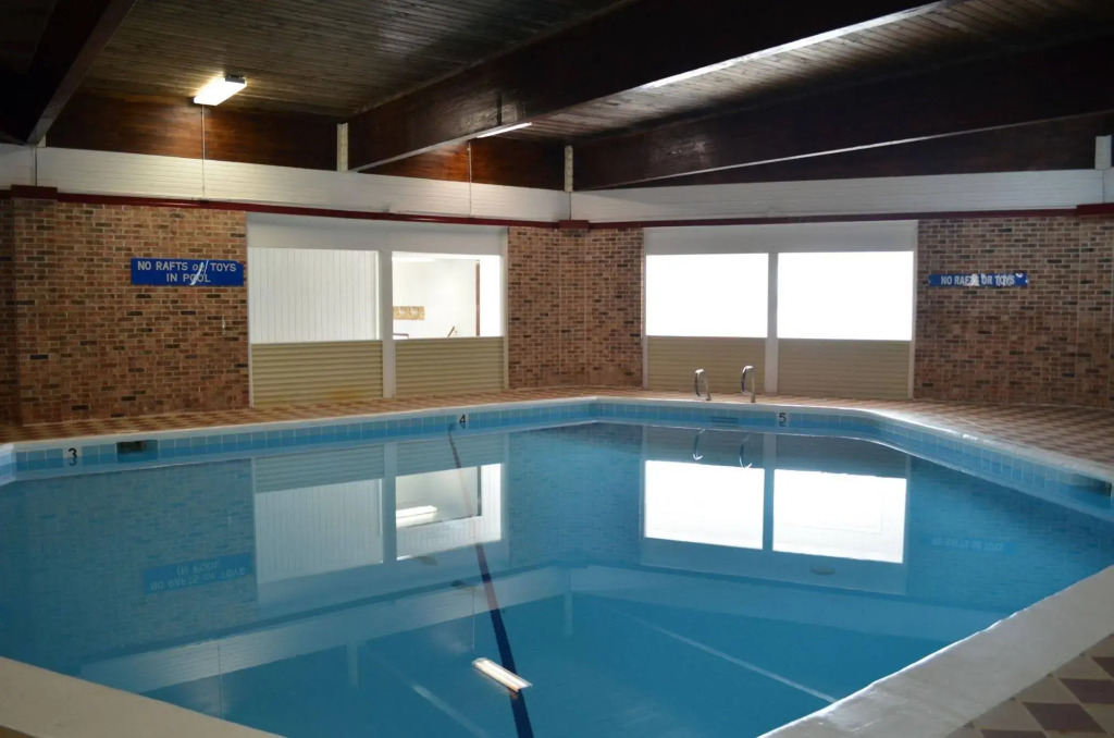 Econo Lodge Manistee