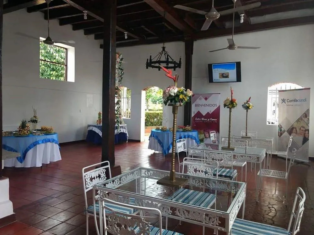 Hotel Los Puentes Comfacundi