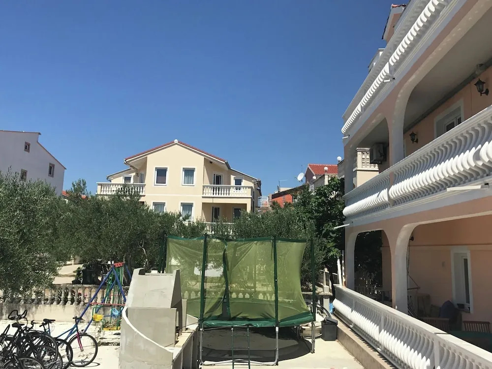 Luxurious Apartment in Vodice With Garden