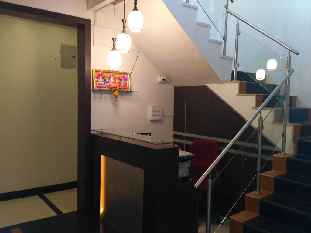 Hotel Everest Inn