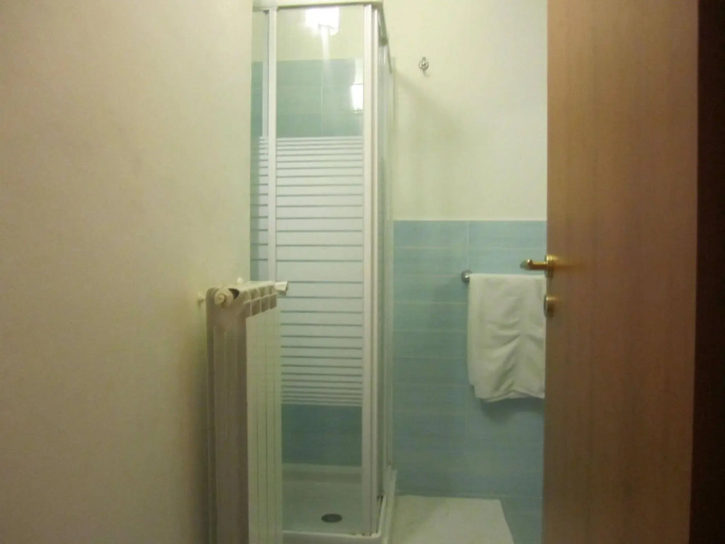 Bed & Breakfast Hostel H24