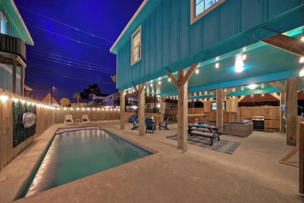 Boards N Bikinis by Avantstay Private Pool!