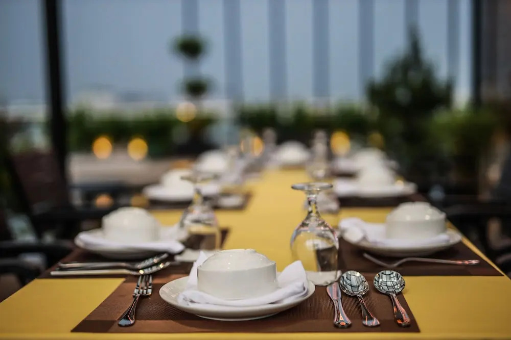 Hlaine Tet Hotel