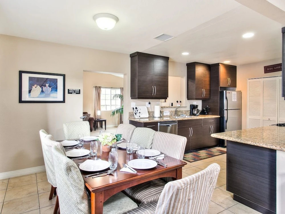 Atlantis - 4 Br Home