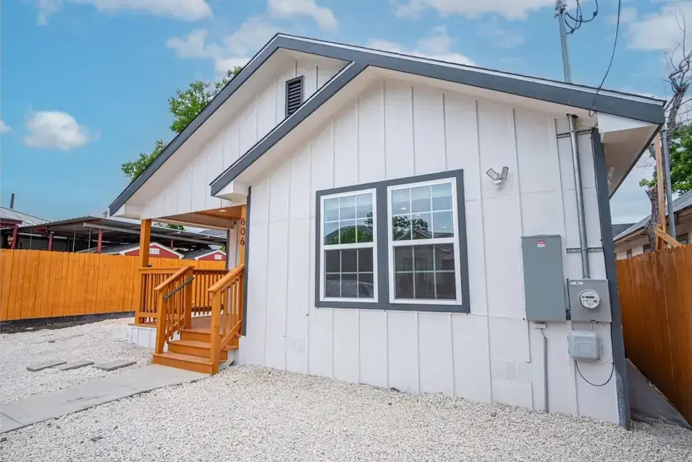 Spacious Delightful 4 BR/ 3 BA Close to Downtown