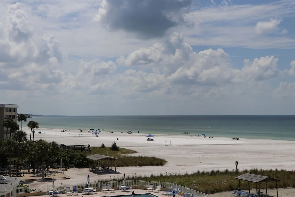 Jamaica Royale 404 - 2 Br Condo