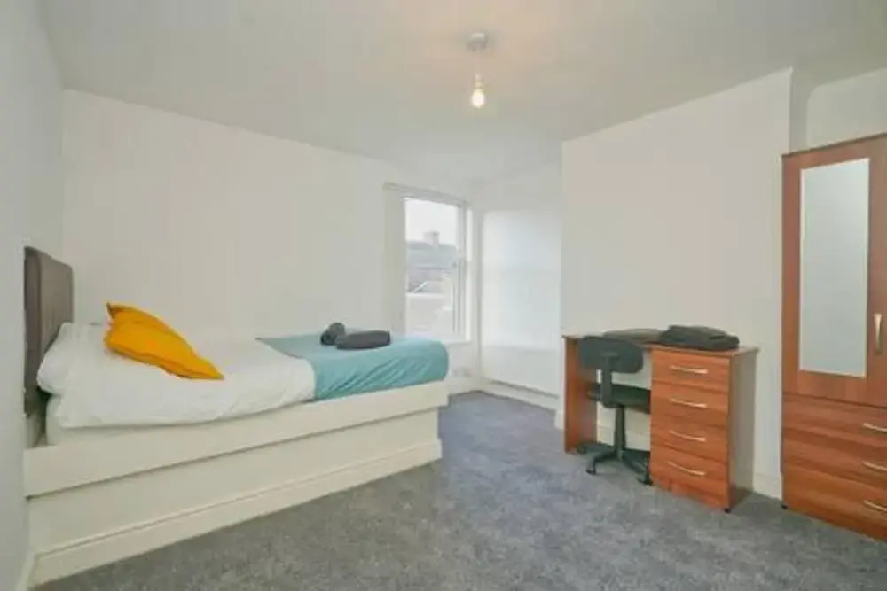 Charming Stoke-on-trent House Getaway
