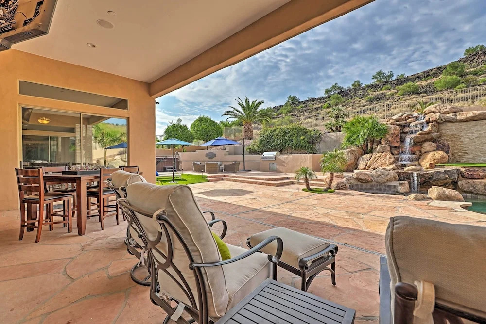 Patio, Playground! Glendale Family Gem Near Golf