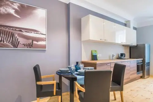 Colonel Suites & Apartments