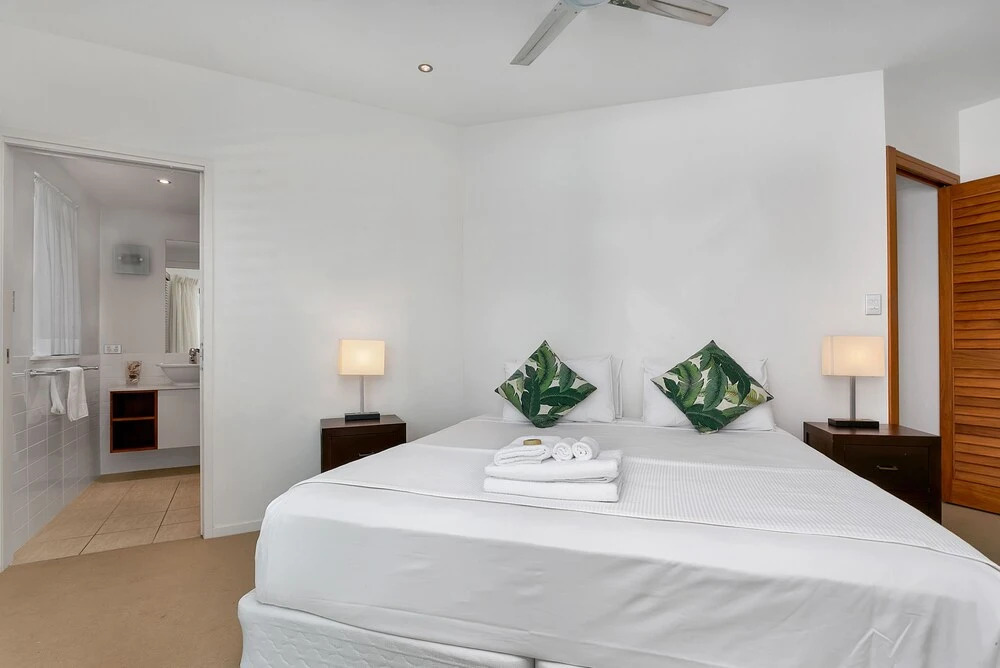 Belle Escapes - Beachfront Ocean View Apartment "4"