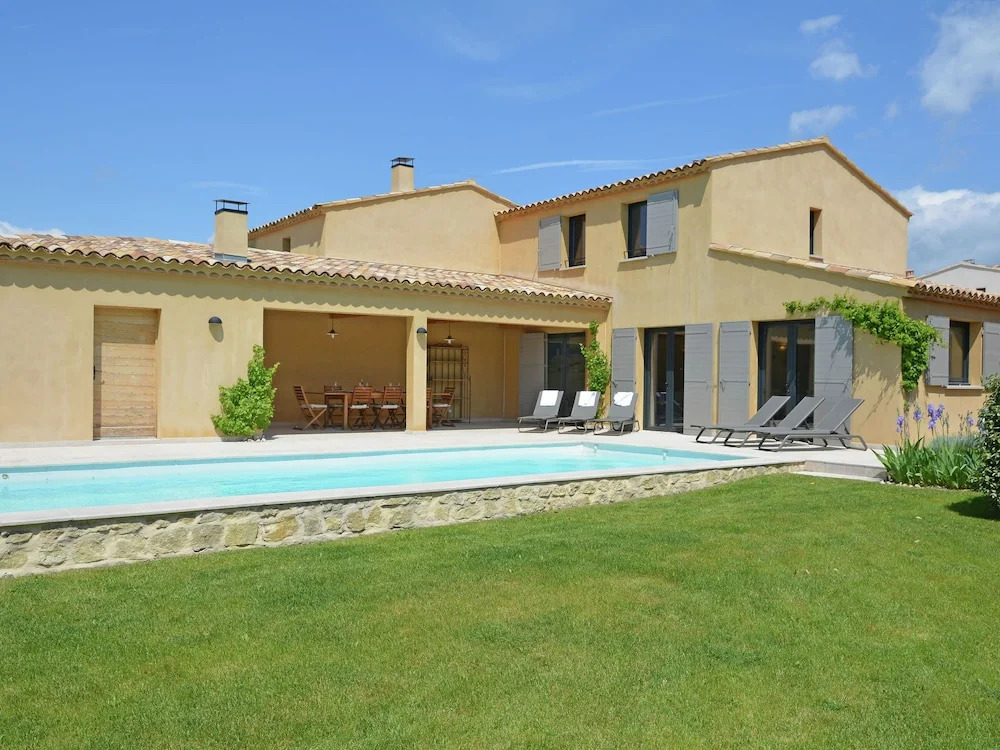 Villa in Malaucene Near Mount Ventoux