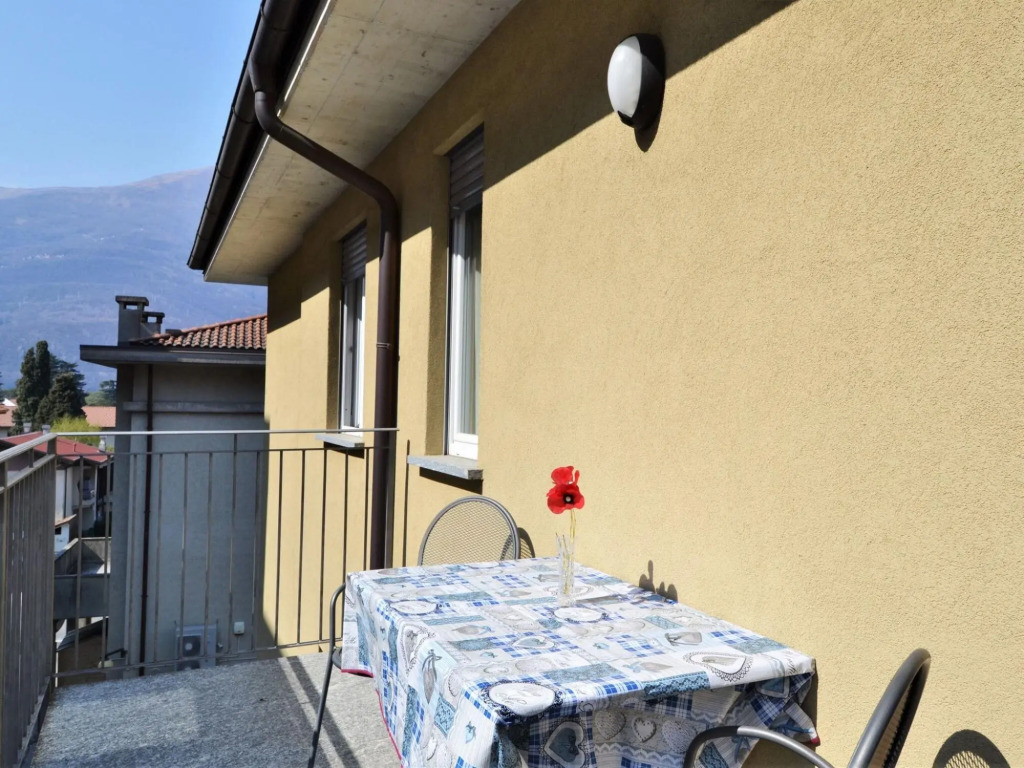 Snug apartment in Dervio with balcony or terrace