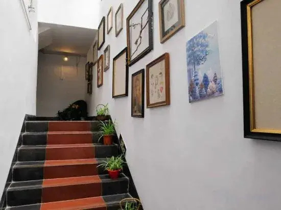 Huashijian Youth Hostel