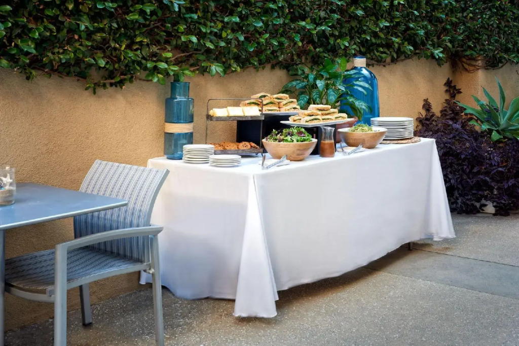 Beach House Hotel at Hermosa Beach