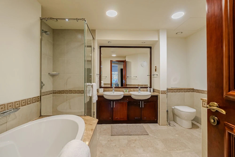 Fairmont South Residence 412