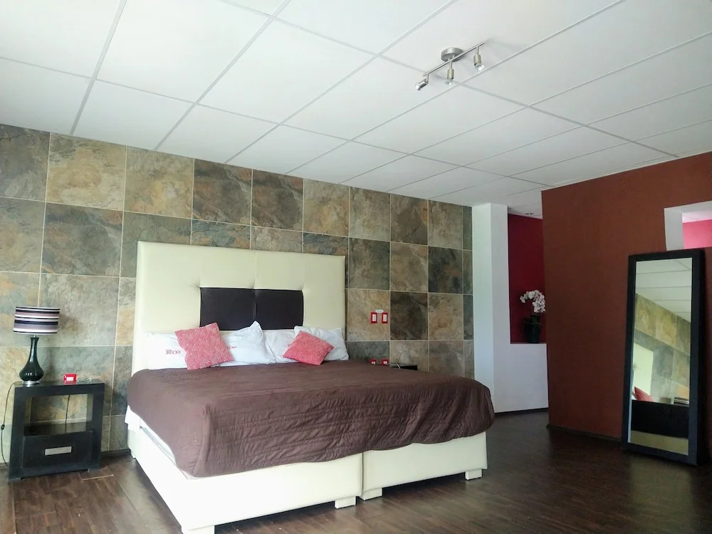 Hotel Reco Inn