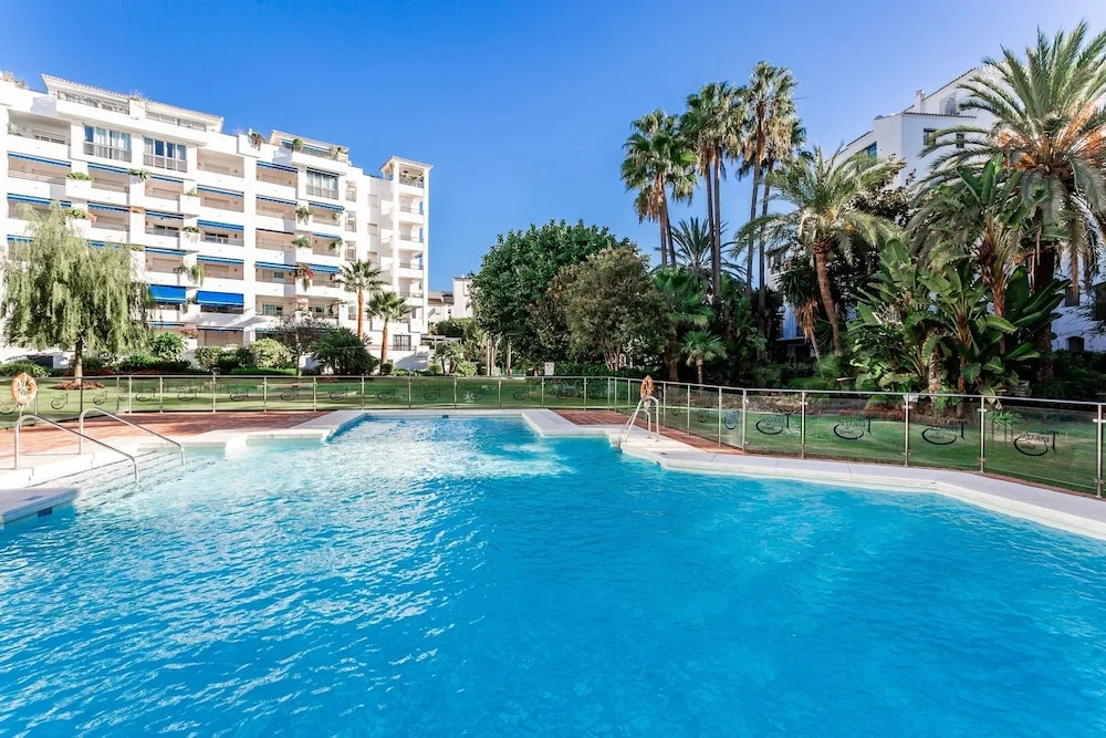 by RIVA - Beautiful 1 Bedroom Chic Apartment in Banus Gardens