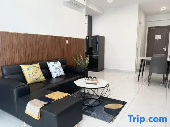 Tayastay - 1 bedroom apt at The Emerald Golf View - Pool, Gym, Near Aeon Mall and VSIP