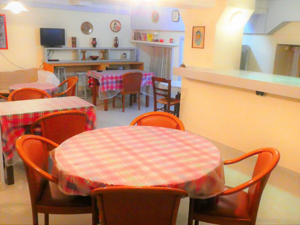 Fivos Hotel - Hostel