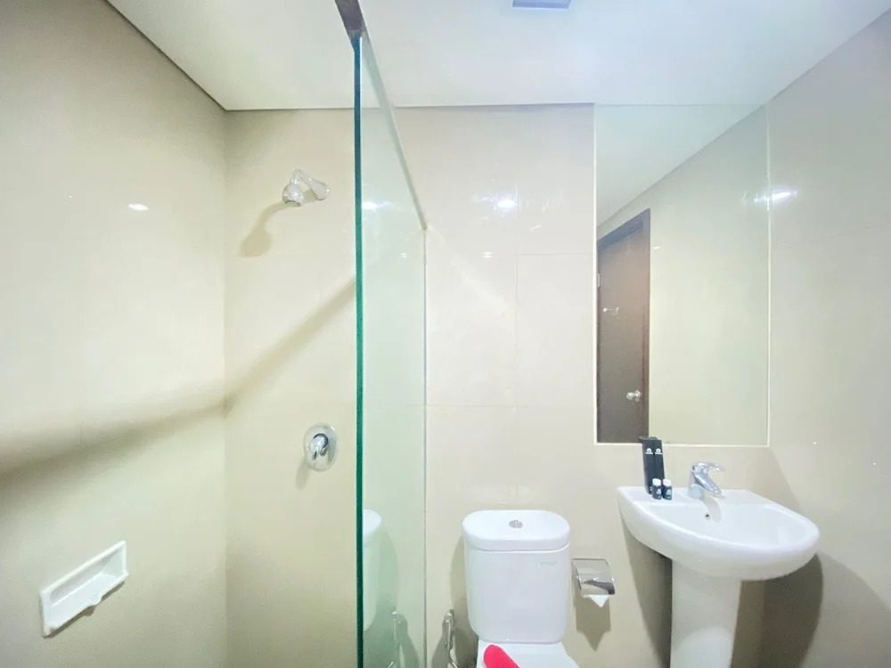 Deluxe & Well Appointed 2BR at El Royale Apartment