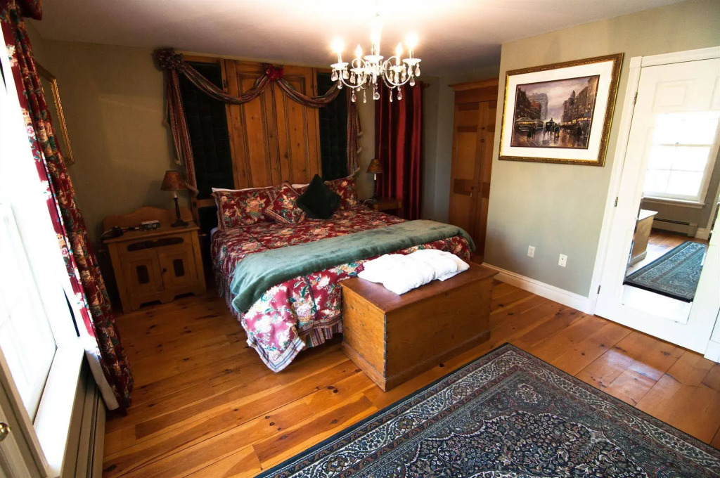 Shipwright Inn