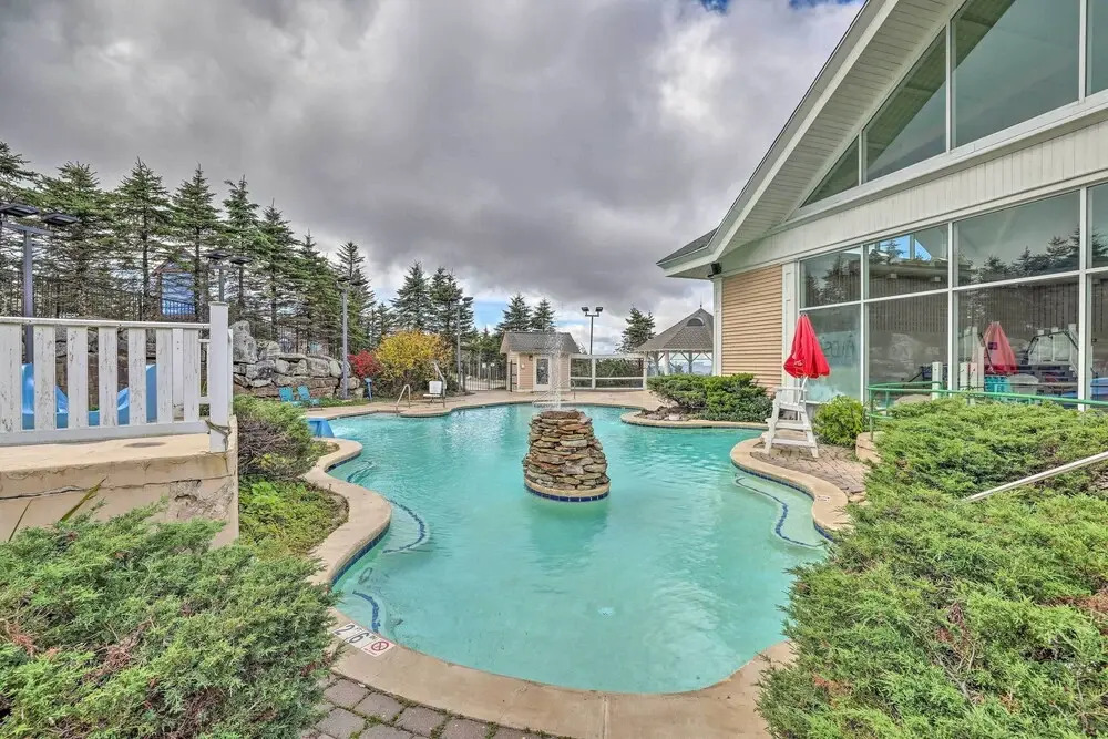 Ski-in/out Condo in Snowshoe Mountain Resort!