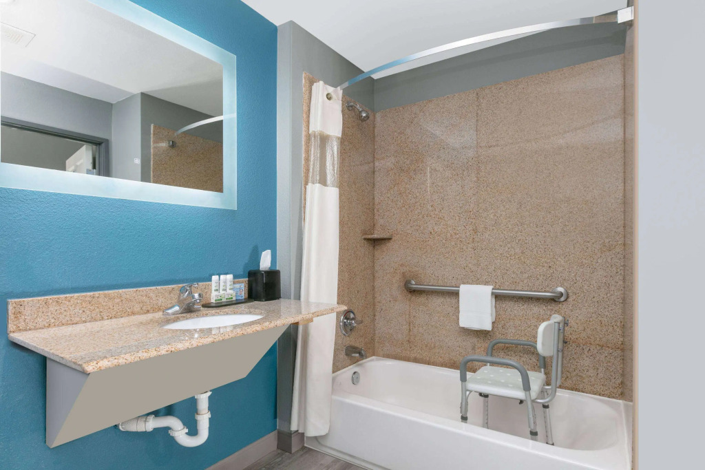 La Quinta Inn & Suites by Wyndham Decatur