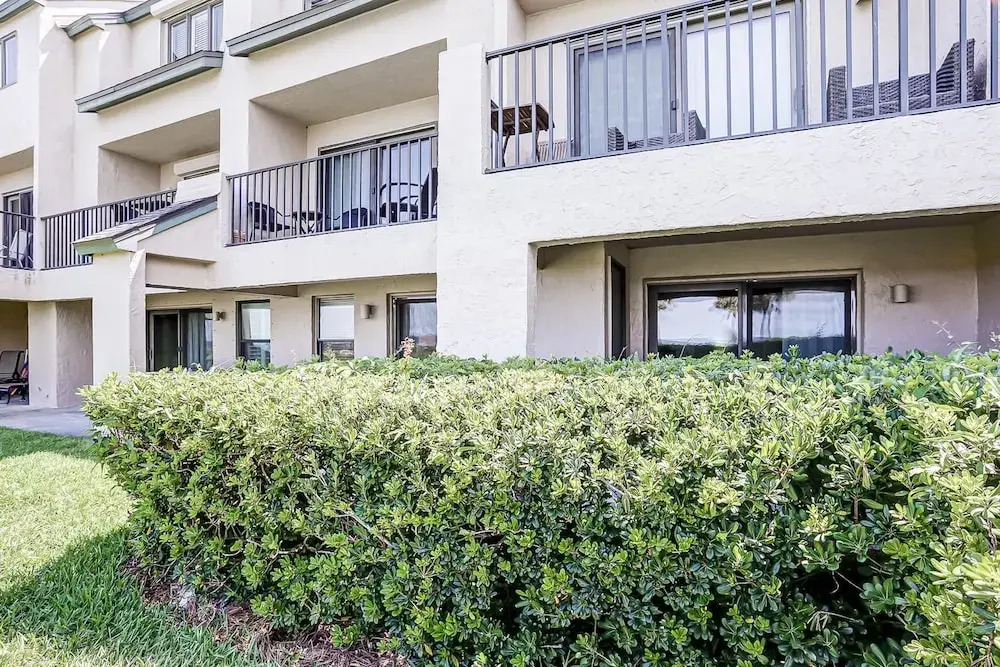 Sailmaker 203 Lovely 2BR Oceanfront Patio Pool