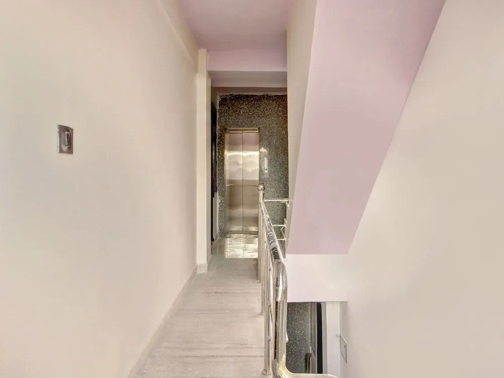 OYO 44366 Webmienz Hotel