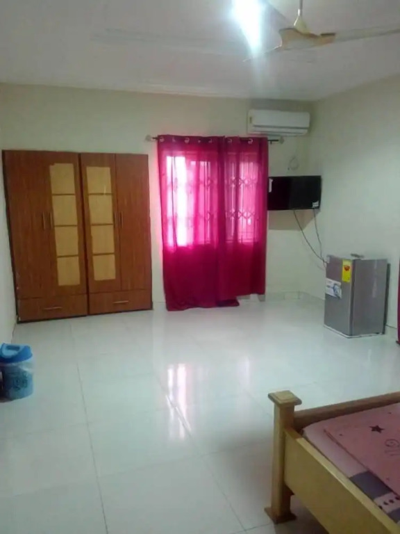 Nyaboa Hotel