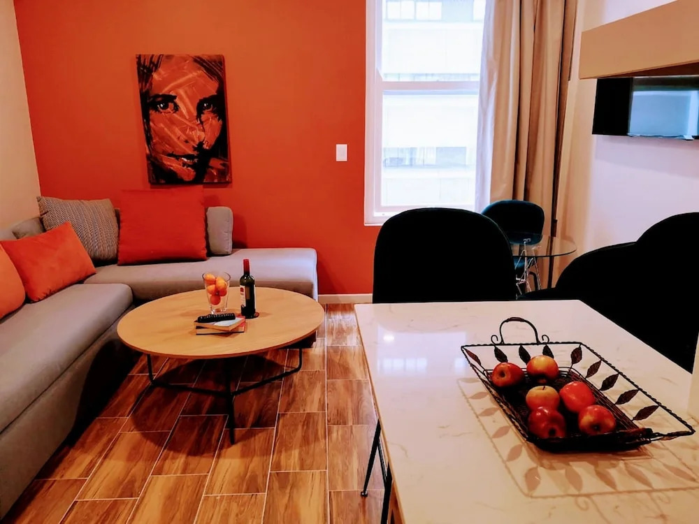 Urban Oasis Aparthotel