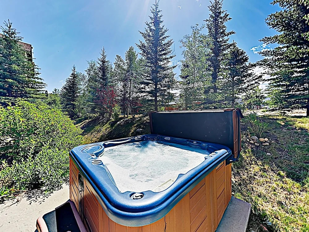 New Listing! Alpine Oasis W/ Hot Tub, Near Slopes 4 Bedroom Townhouse