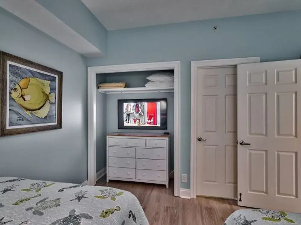 Calypso 709W 3 Br condo by RedAwning
