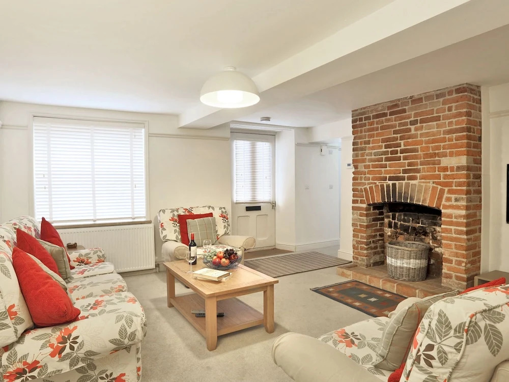 Stylish Holiday Home in Snape With Garden