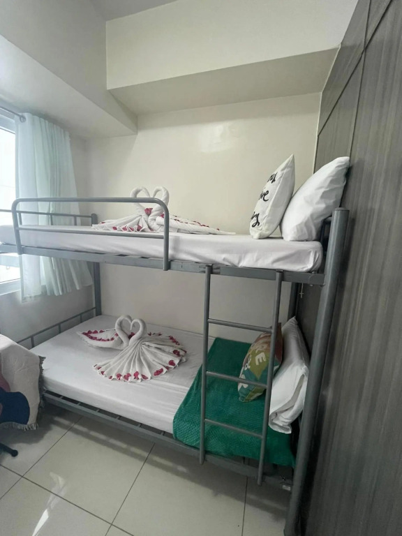Green Residences 1 Bedroom with Balcony in Metro Manila Multiple Beds Free Breakfast for 2 pax