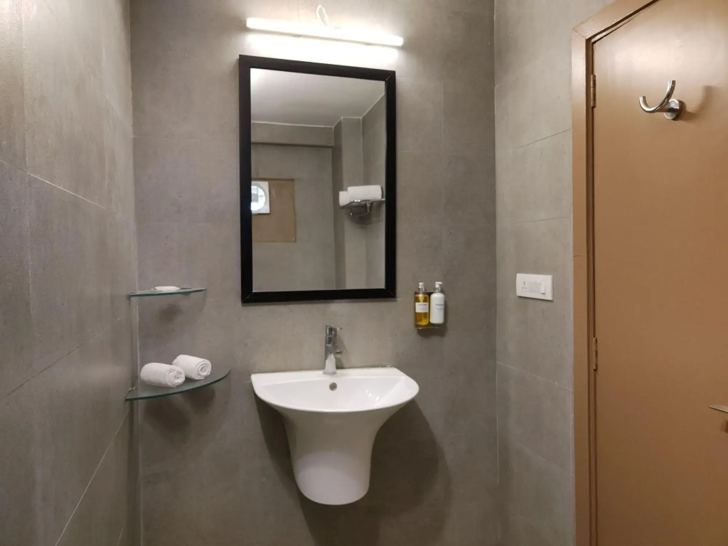 Kanak Beacon Hotel - Ashram Road Ahmedabad