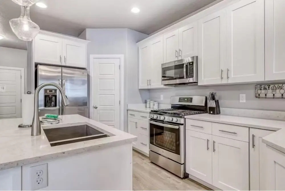 The Modern Villa - Pet Friendly 3 Bedroom Townhouse