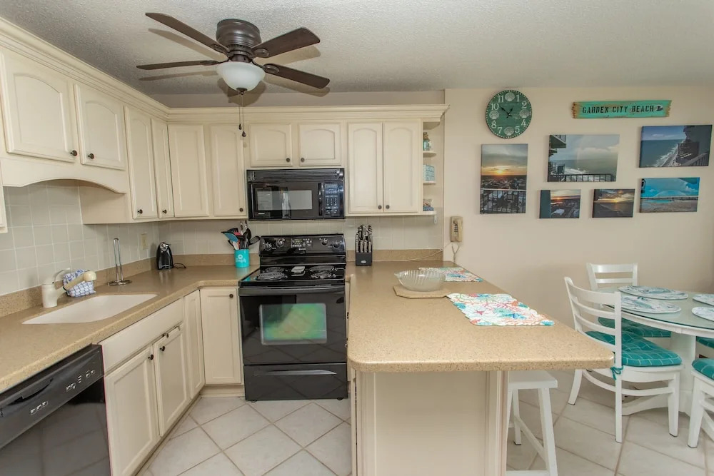 Royal Garden Resort 1506 2 Bedroom Condo by RedAwning