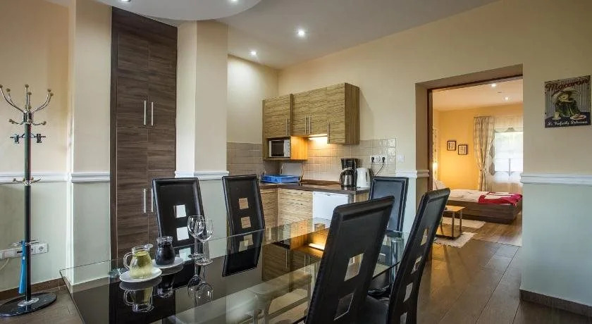 Nyirfa Apartmanház