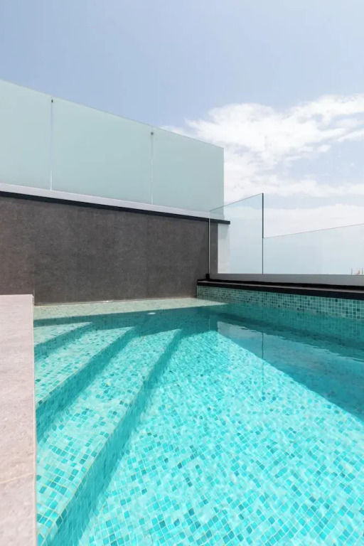 Luxury Townhouse with Pool & Ocean View