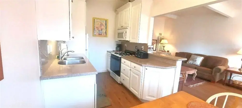 Full 1 Bed Beach Condo #227 1 Bedroom Condo by RedAwning