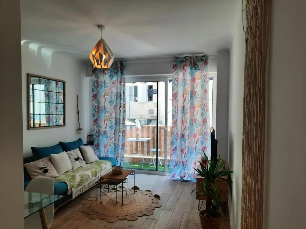 T2 neuf, balcon, centre Cannes, 15 min du Palais