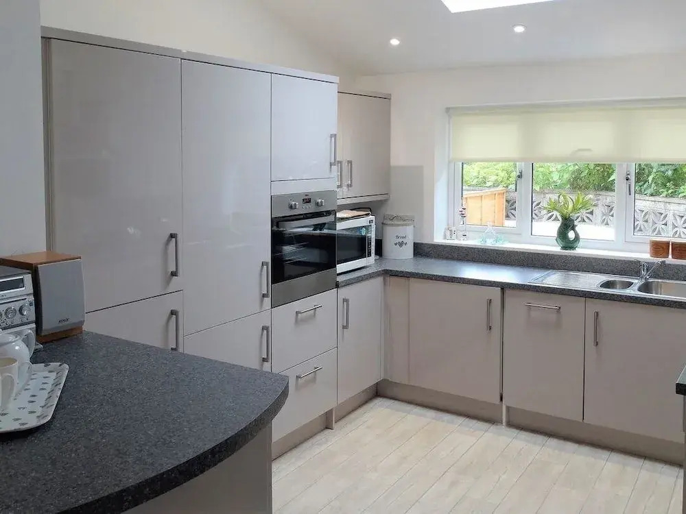2 Carlton Mews