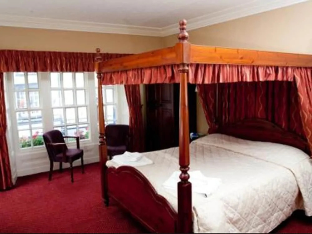 The Swan and Royal Hotel