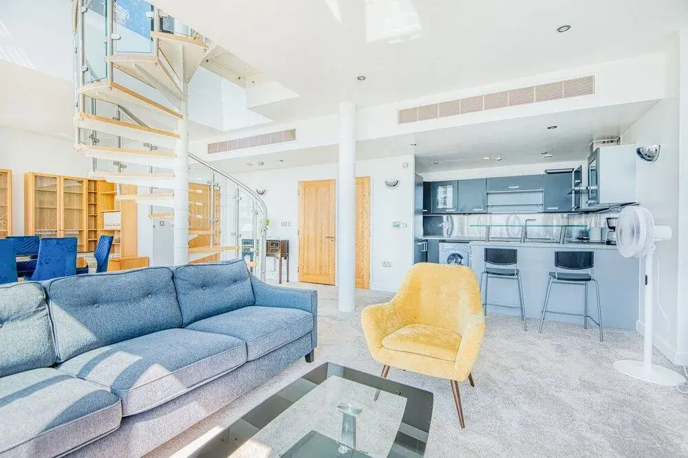 Jibbs Corner Penthouse Apartment