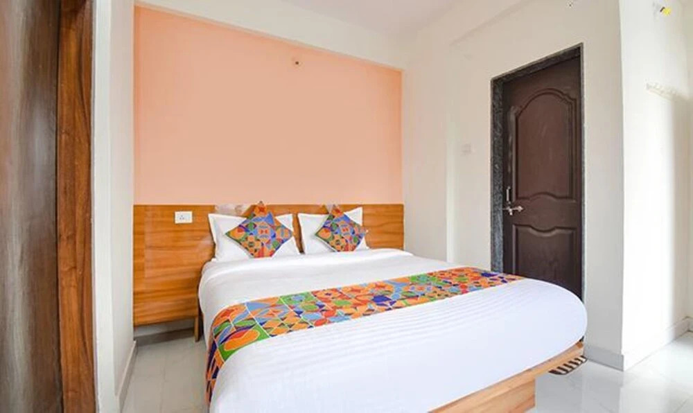 FabHotel Silver 9