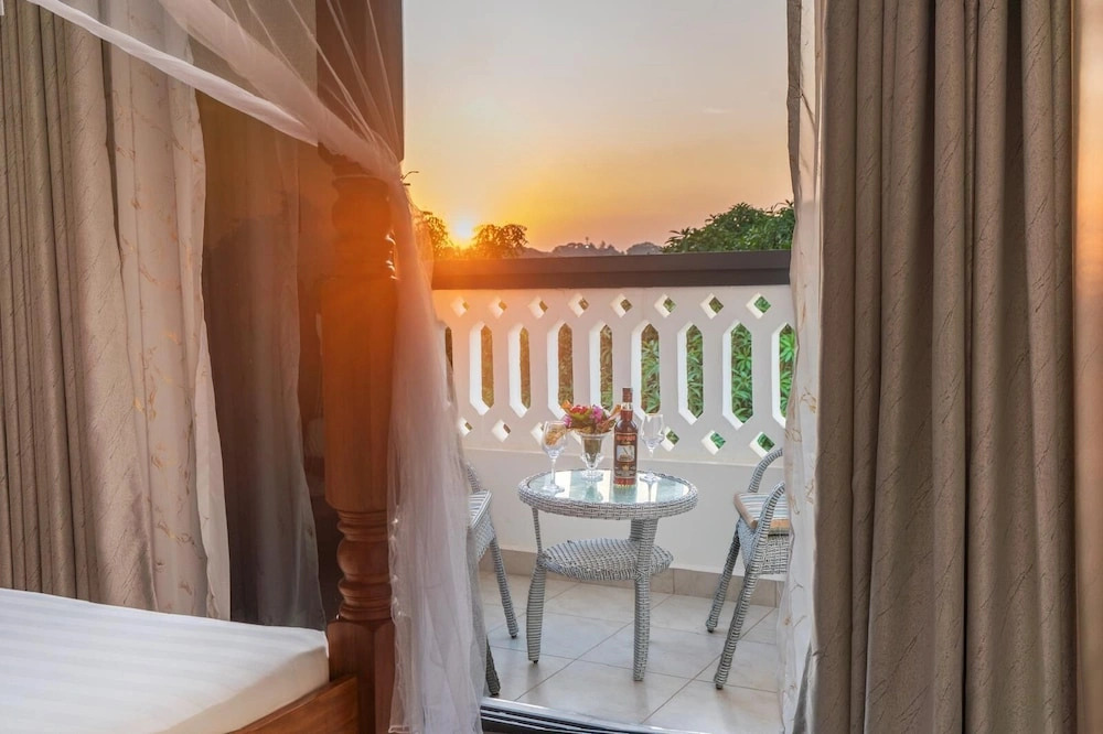Leshan Luxury Villas