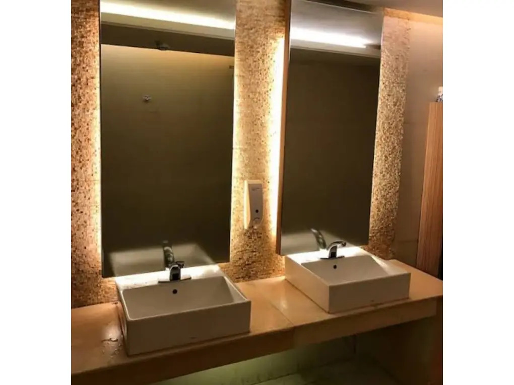 88 Airport Lounge